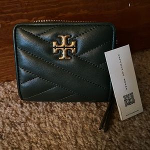 Tory Burch Kira chevron bifold wallet
